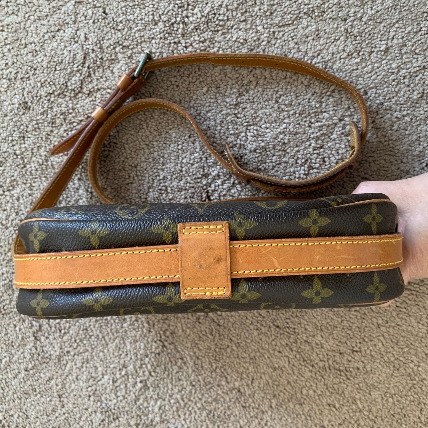 LV1043 Louis Vuitton women's monogram crossbody bag