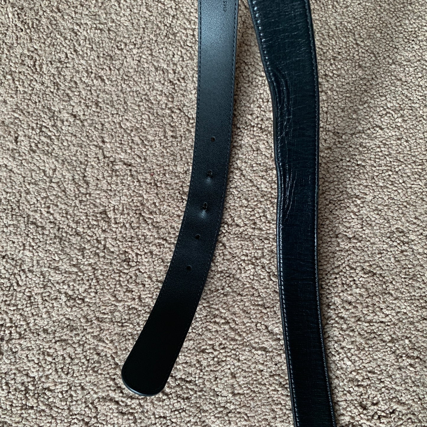 Authentic Gucci unisex black leather belt with GG marmont buckle