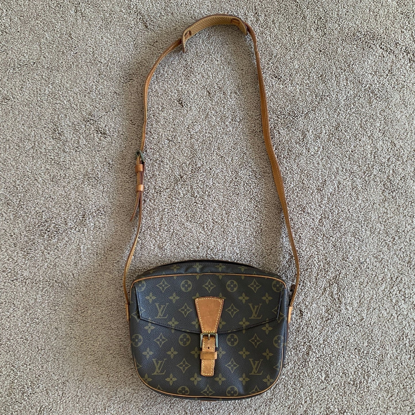 LV1043 Louis Vuitton women's monogram crossbody bag