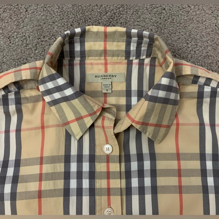 Authentic Burberry iconic check women’s short sleeve shirt in cotton size S