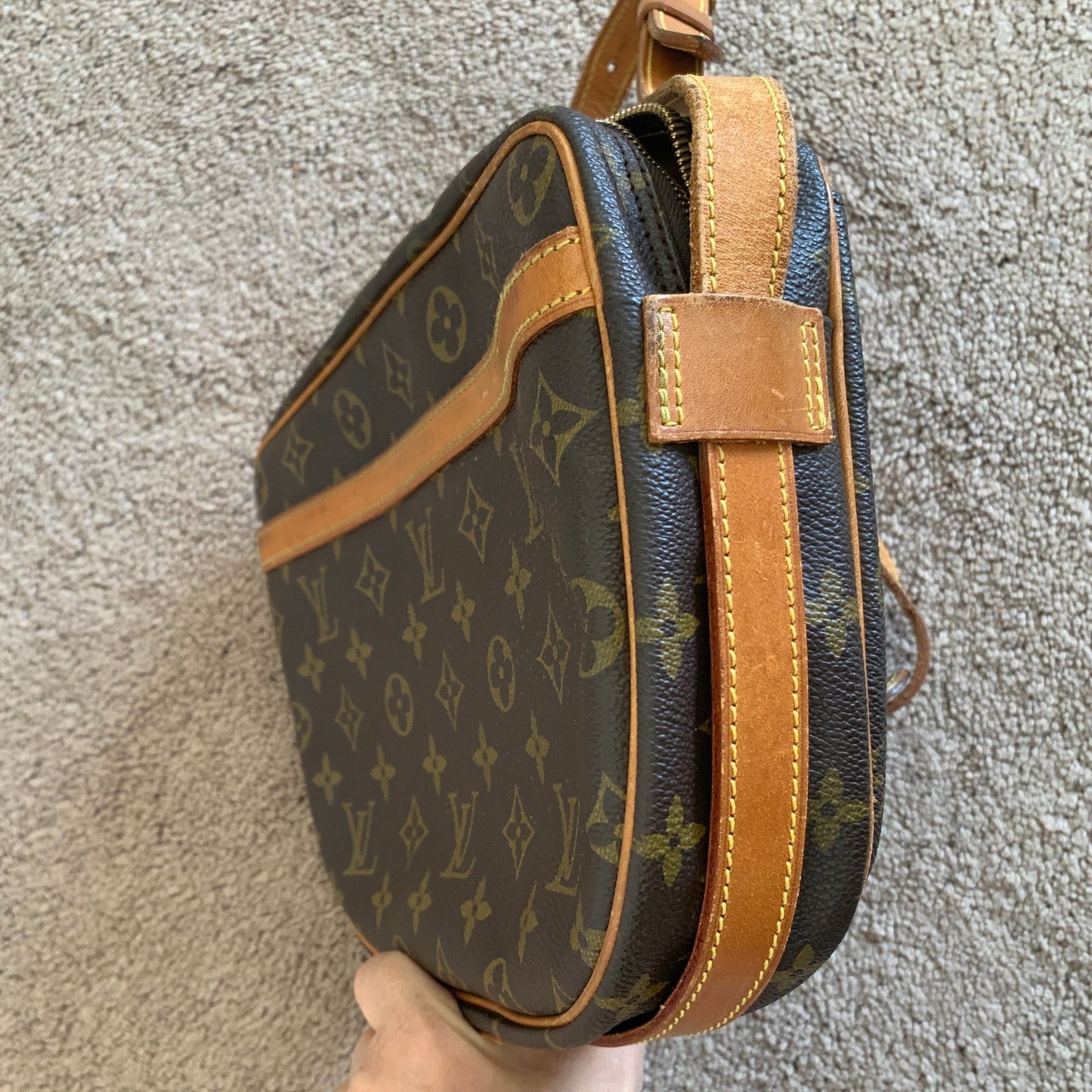 LV1043 Louis Vuitton women's monogram crossbody bag